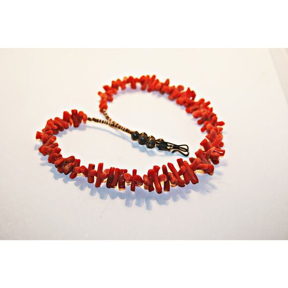 Vintage Native American Red Coral and Sterling Silver Hogan Bead Necklace - Picture 6 of 9